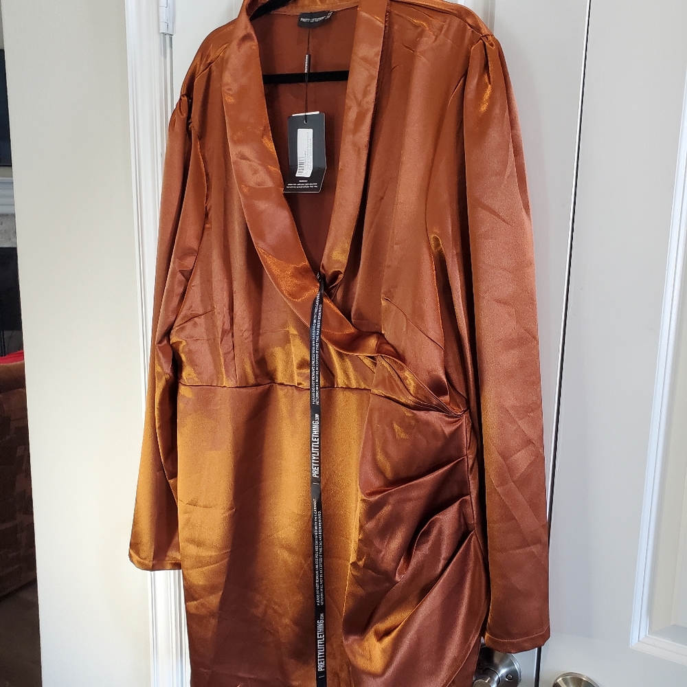 Women's 4x Dress. RUST color